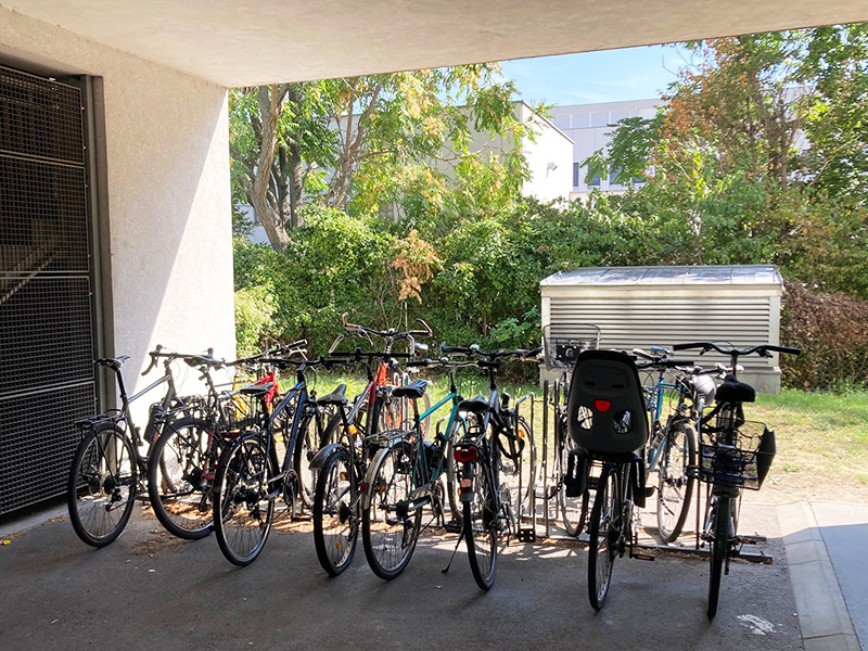 ibis acam Zentrale Geiselbergstraße Fahrradständer