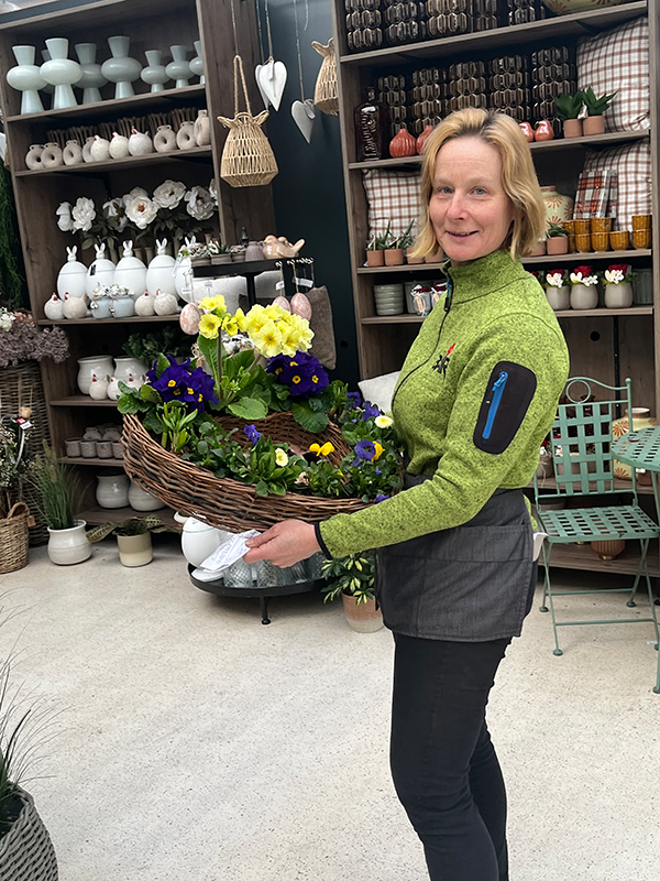 Rita Nischelwitzer bei Blumen Bair in Imst – Ausbildung zur Facharbeiterin Gartenbau 01